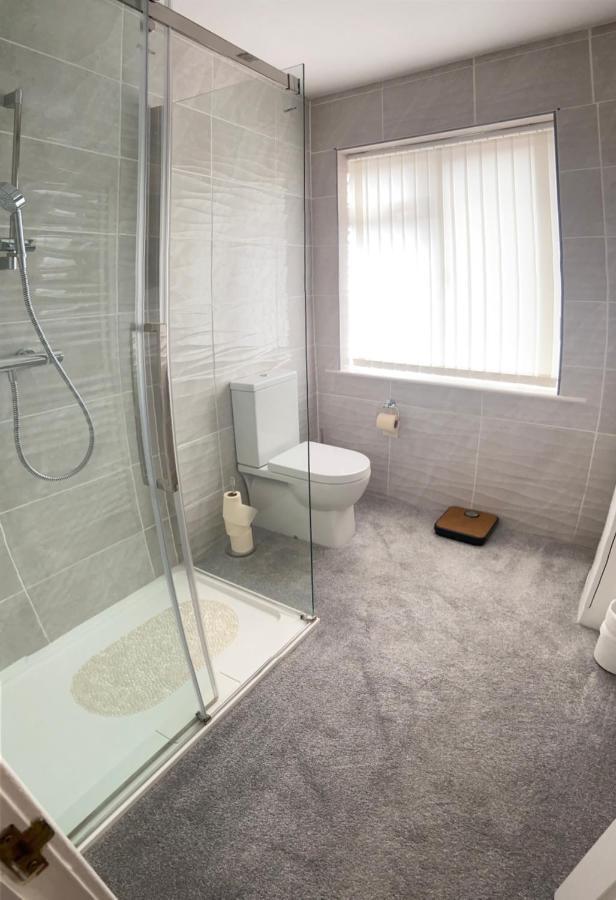 Large 4 Bedroom Home In Boston Spa Village In-Between York, Harrogate And Leeds, Sleeps 9 Extérieur photo