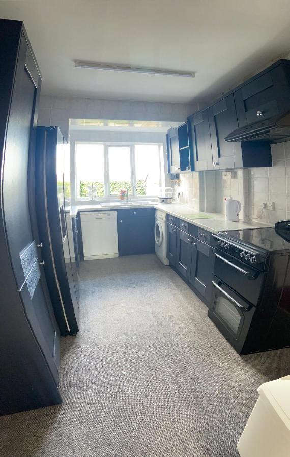 Large 4 Bedroom Home In Boston Spa Village In-Between York, Harrogate And Leeds, Sleeps 9 Extérieur photo