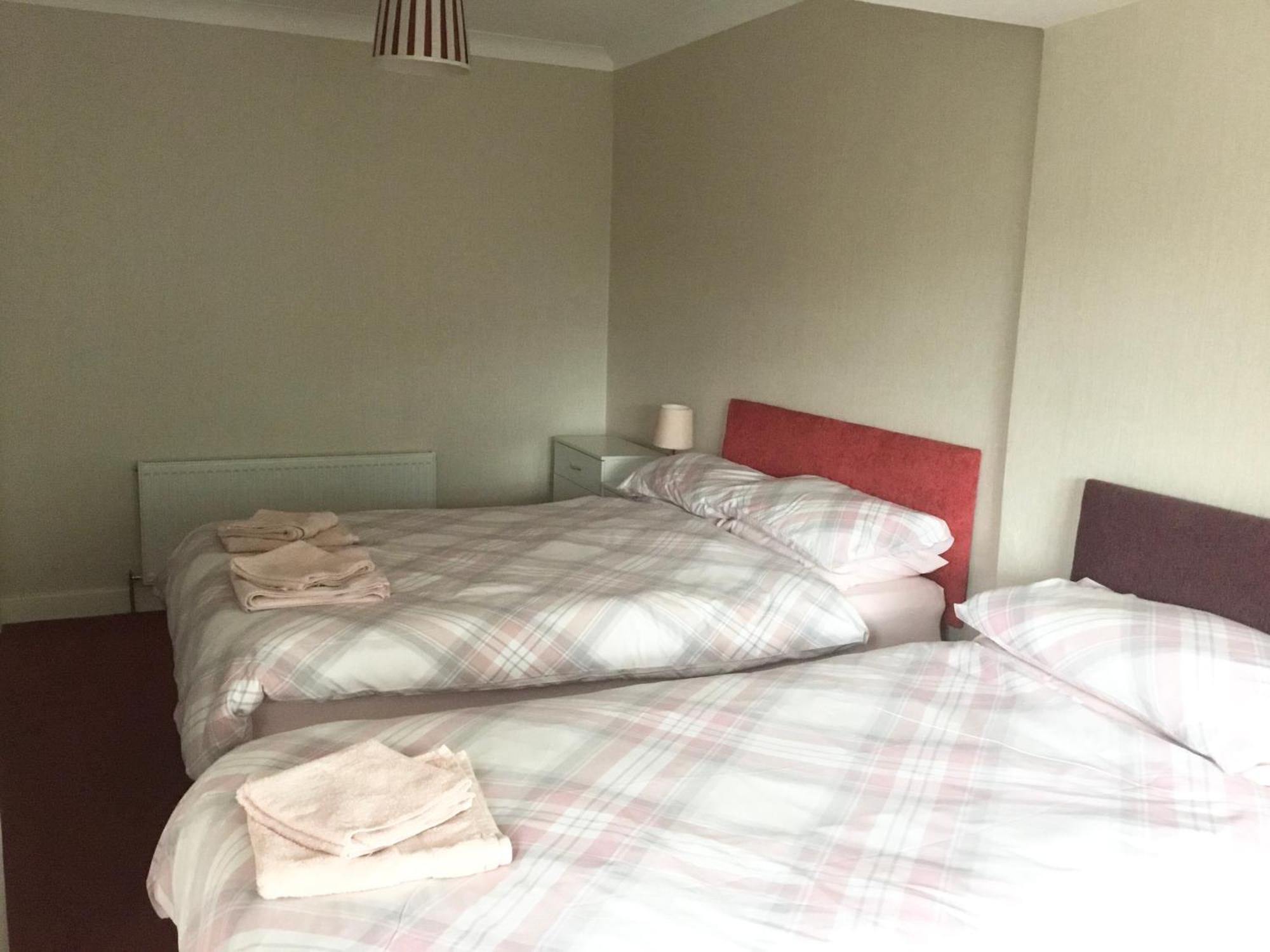 Large 4 Bedroom Home In Boston Spa Village In-Between York, Harrogate And Leeds, Sleeps 9 Extérieur photo